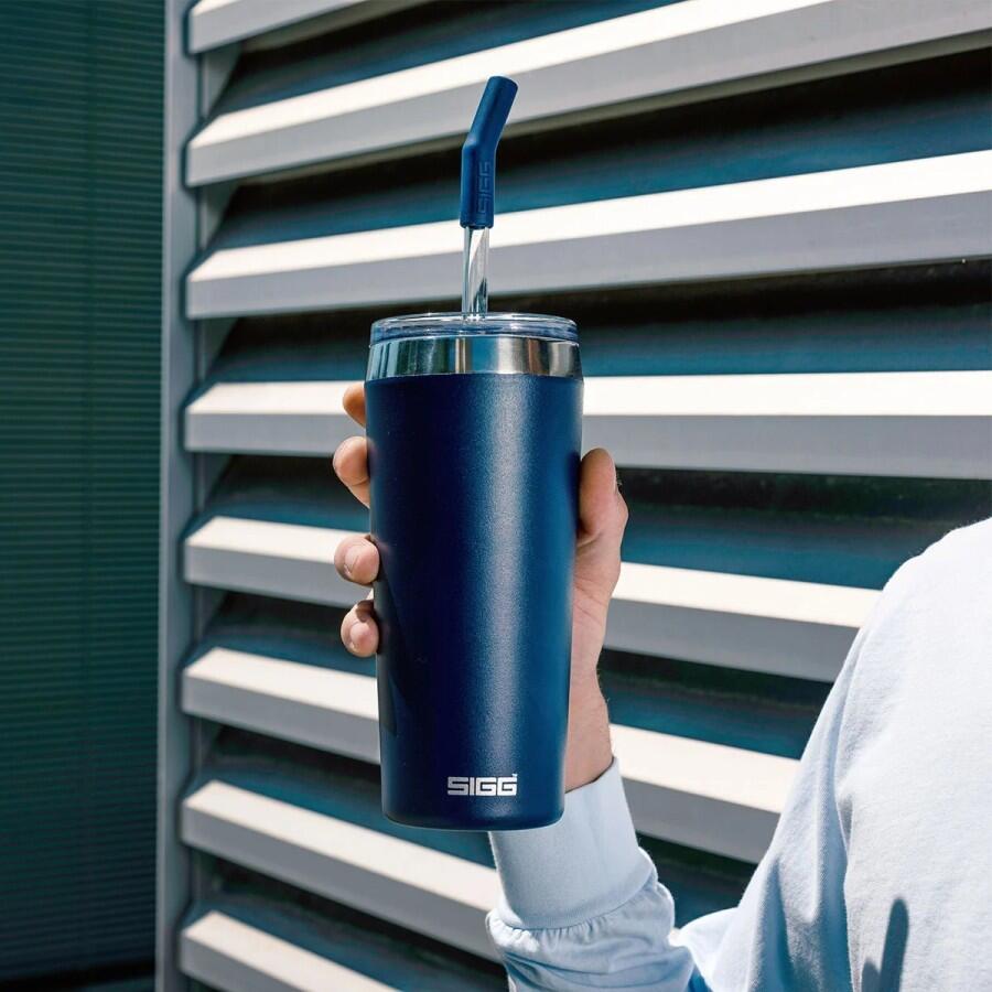 SIGG Helia Travel Mug mörkblå 0,6 L termosmugg med sugrör