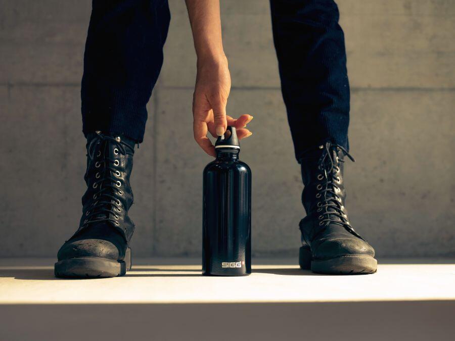 SIGG Traveller Alu 1,0 L aluminiumflaska i silver